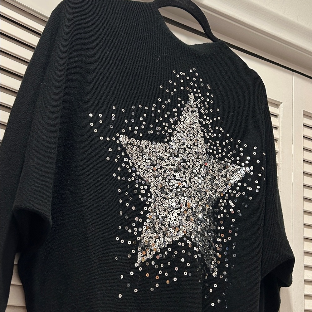 Black Star shiny silver Sequin Sweater. M.